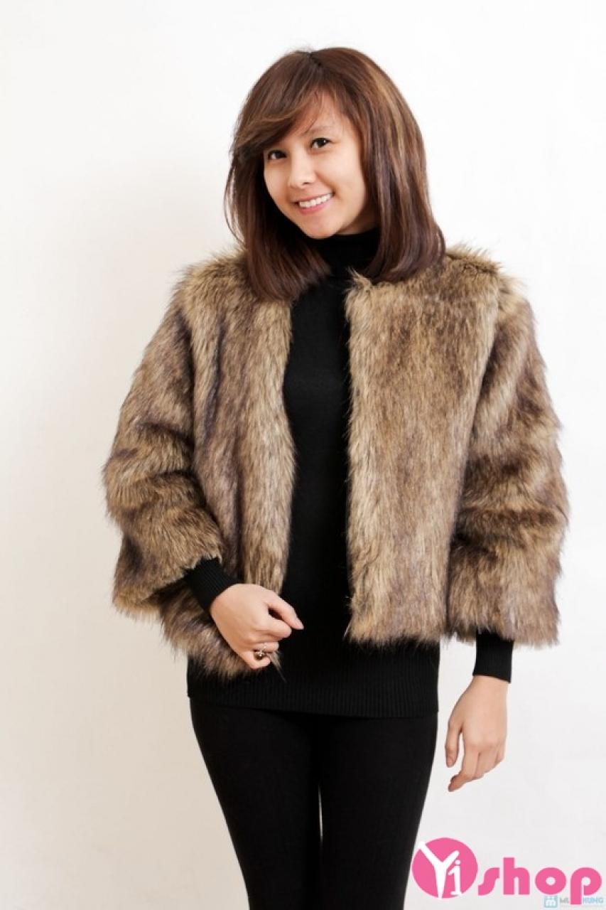 10 Mẫu áo khoác lông nữ đẹp phong cách Hàn Quốc sang chảnh thu đông 2021 - 2021