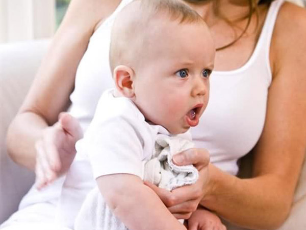 5 dấu hiệu bất thường ở trẻ sơ sinh mẹ cần nên biết