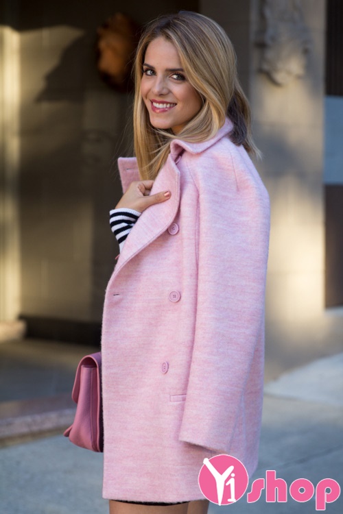 Áo khoác dạ nữ dáng dài màu hồng đẹp xu hướng nổi bật đông 2021 - 2022