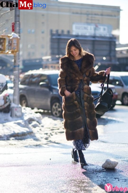 Áo khoác dạ nữ đẹp khoe đôi chân thon dài dạo phố đông 2021 - 2022
