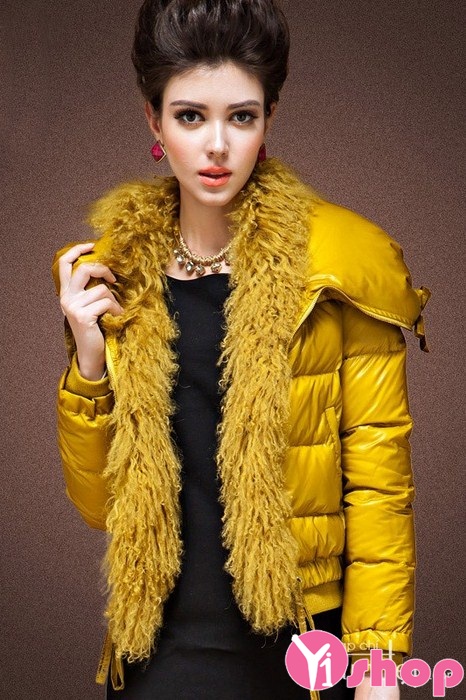 Áo khoác phao nữ dáng dài cổ lông đẹp thu đông 2021 - 2022 phong cách sành điệu