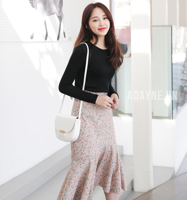 Phối áo kiểu Hàn Quốc với váy đuôi cá