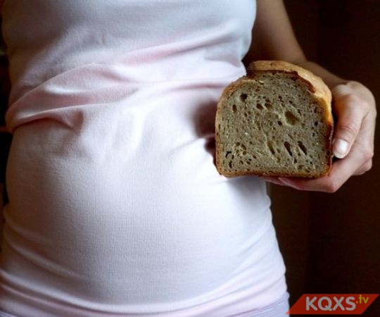 Bà bầu ăn nhiều bánh mỳ khi mang thai có tốt không?