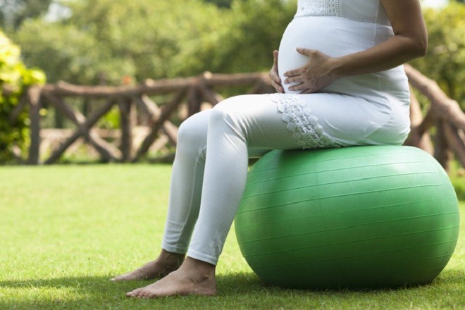 Tập luyện vừa phải để bảo vệ sức khỏe mẹ bầu và thai nhi