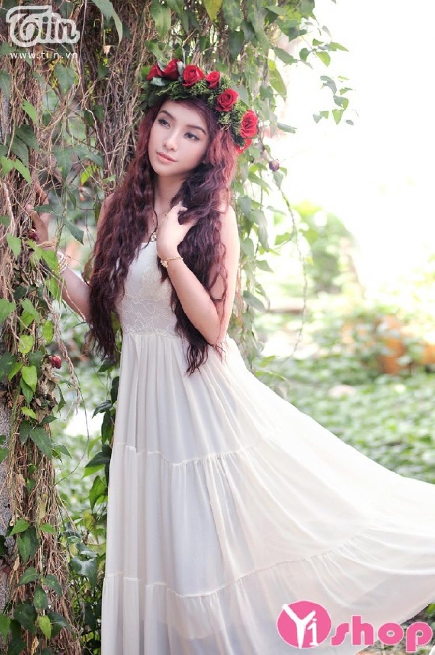 Cô nàng thanh mảnh tự tin diện đồ hè cực xinh với váy đầm maxi trắng dáng dài