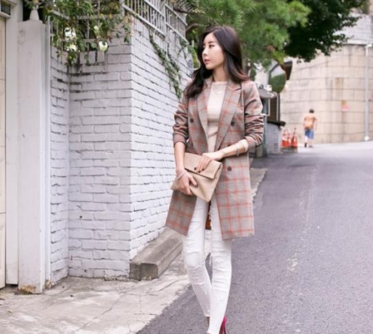 Kiểu áo khoác dạ nữ Hàn Quốc đẹp thu đông 2021 - 2021 được yêu thích nhất