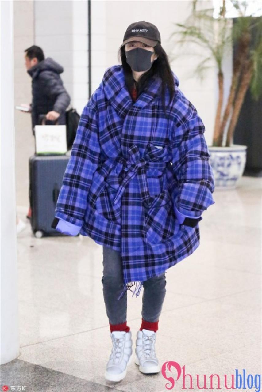 Mẫu áo khoác phao nữ dáng rộng đẹp Hàn Quốc thoải mái đón thu đông 2019