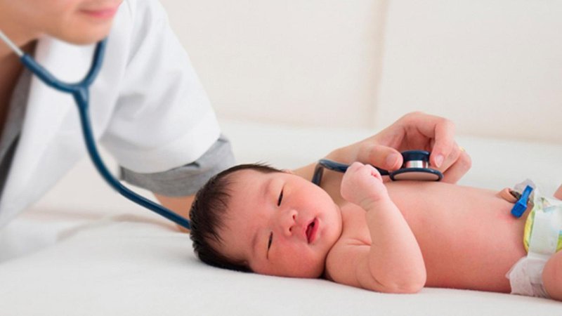 Nguyên nhân và triệu chứng bệnh tim không tím ở trẻ sơ sinh