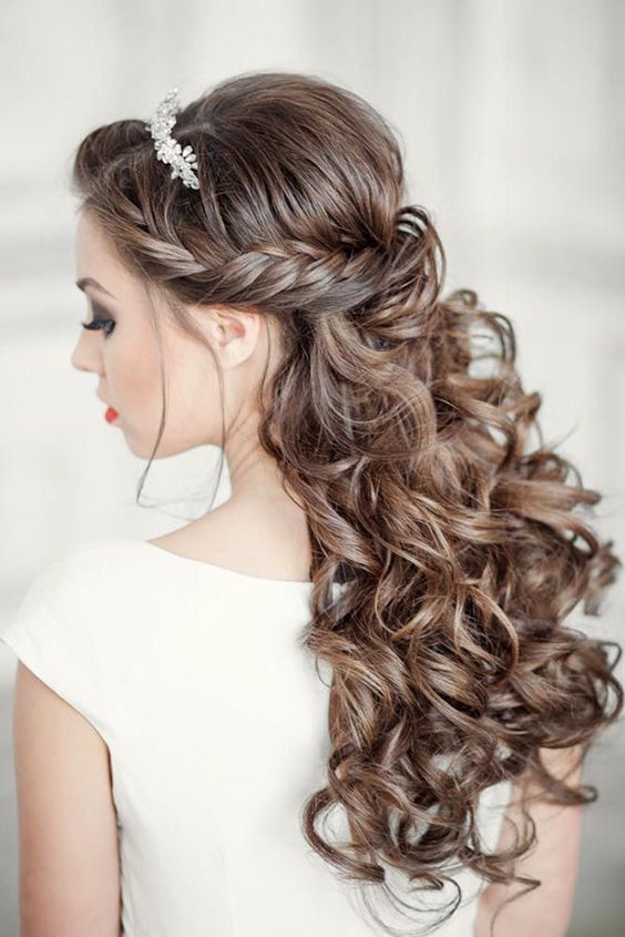 Top 8 kiểu tết tóc cô dâu đẹp nhất 2021 đơn giản dễ thực hiện