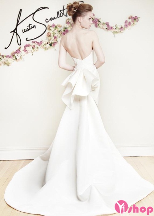 Váy cưới màu trắng đẹp hè 2021 - 2022 cho tân nương lộng lẫy cuốn hút