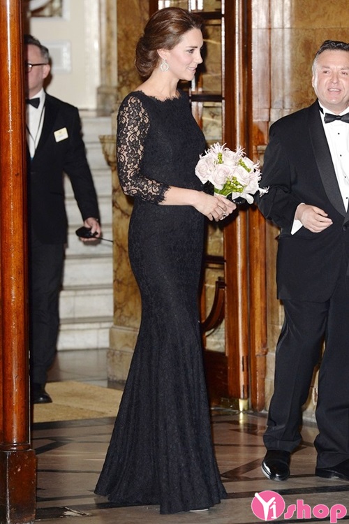 Váy đầm bầu đẹp của công nương Kate quyến rũ hè 2021 - 2022
