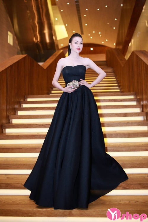 Váy đầm dạ hội đẹp của sao Việt gợi cảm nổi bật hè 2021 - 2022