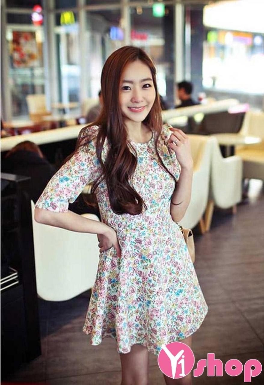 Váy đầm họa tiết hoa nhí đẹp Hàn Quốc cho nàng xinh xắn hè 2021 - 2022