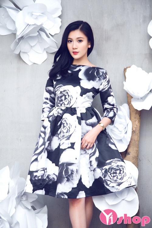 Váy đầm màu trắng đen đẹp kiểu Hàn Quốc duyên dáng hè 2021 - 2022