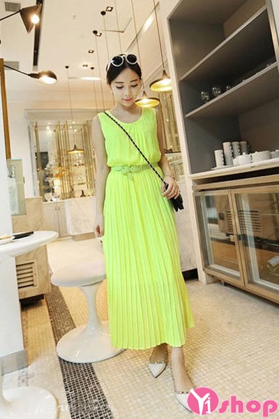 Váy maxi kiểu Hàn Quốc đẹp hè 2021 - 2022 cho nàng mảnh mai xuống phố