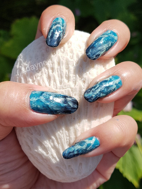 Thử ngay mẫu nail màu xanh dương đẹp giả nước có một không hai