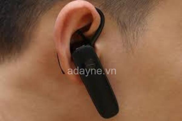 Kiểm tra pin của tai nghe bluetooth trước khi kết nối